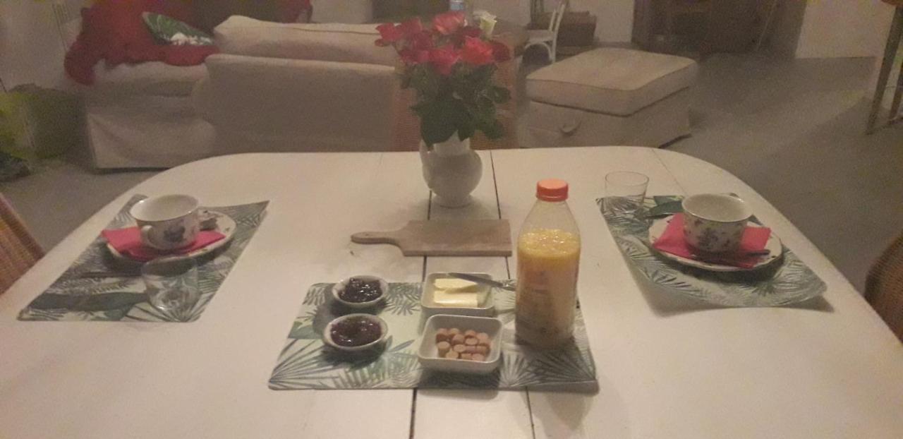 La Possonnière Au Fabuleux Festin酒店 外观 照片