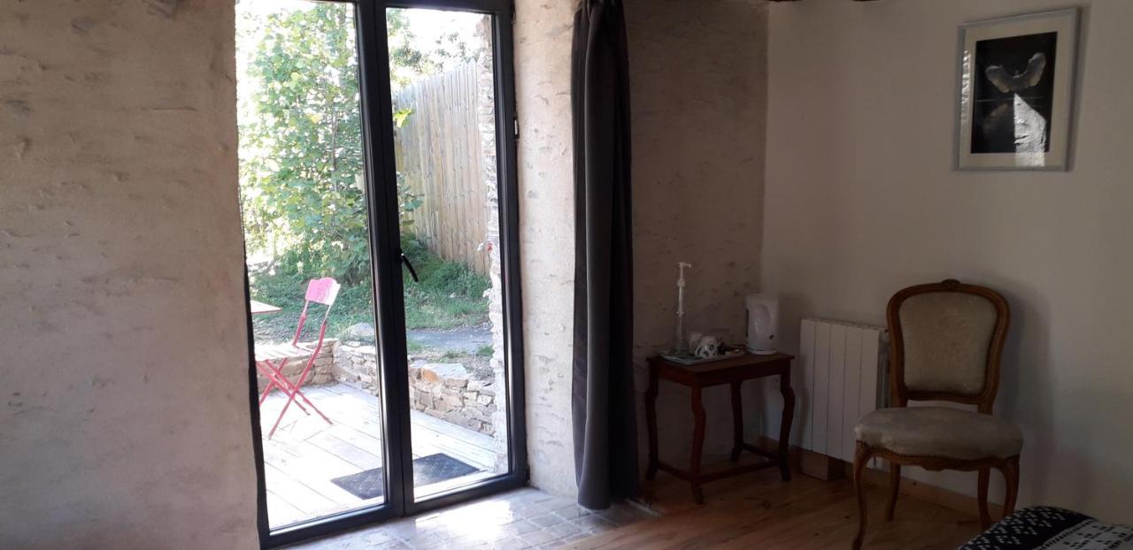 La Possonnière Au Fabuleux Festin酒店 外观 照片